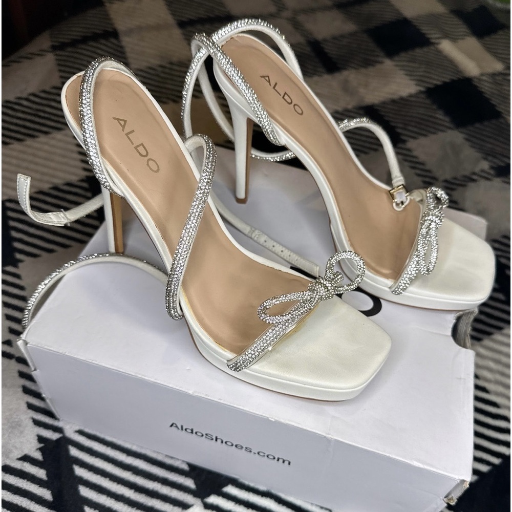 Aldo white & silver bow heels 🎀🤍🩶